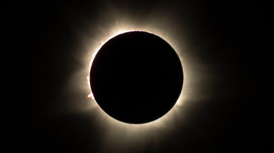 En el trayecto de la umbra: una visión del eclipse – Ana Mirna Gálvez
